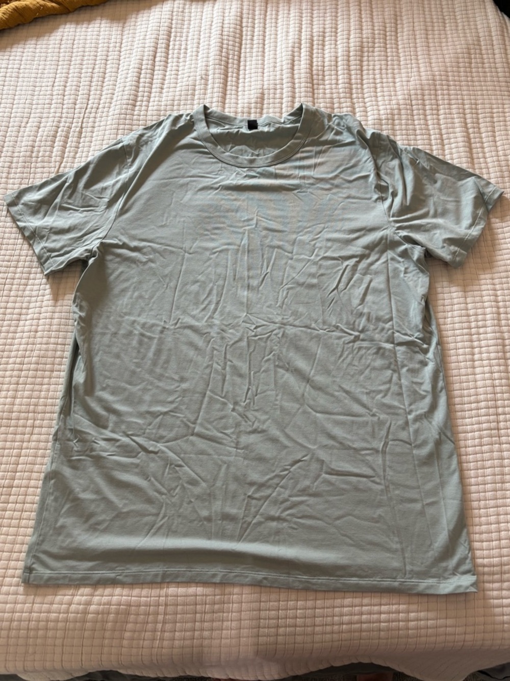 NWOT - lululemon athletica Men's Crew Tee - Light Sage